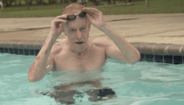 Jeffrey, a real Sézary syndrome (SS) patient on POTELIGEO swimming